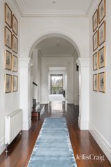 https://images.listonce.com.au/custom/160x/listings/8-calvin-street-hawthorn-vic-3122/223/01768223_img_06.jpg?fDcUJfzVrg0