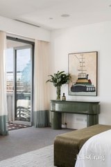 https://images.listonce.com.au/custom/160x/listings/8-calvin-street-hawthorn-vic-3122/223/01768223_img_19.jpg?WwMNtcbJIJo