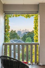 https://images.listonce.com.au/custom/160x/listings/8-calvin-street-hawthorn-vic-3122/223/01768223_img_23.jpg?fY5mzXNljk0