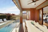 https://images.listonce.com.au/custom/160x/listings/8-canberra-street-brunswick-vic-3056/440/01990440_img_08.jpg?6NoCR7bnpHM