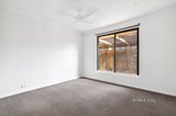 https://images.listonce.com.au/custom/160x/listings/8-cardross-court-corio-vic-3214/031/01726031_img_06.jpg?WvwLGDATgsM