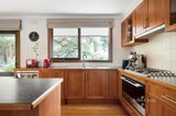https://images.listonce.com.au/custom/160x/listings/8-carnon-street-greensborough-vic-3088/469/01437469_img_06.jpg?2zHCY2-DmOE