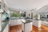 https://images.listonce.com.au/custom/160x/listings/8-chaim-court-donvale-vic-3111/586/01843586_img_04.jpg?UXLcJvrbC9A