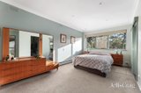 https://images.listonce.com.au/custom/160x/listings/8-chaim-court-donvale-vic-3111/586/01843586_img_13.jpg?DOcOXF4Gnkk