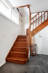 https://images.listonce.com.au/custom/160x/listings/8-clapperton-street-bentleigh-vic-3204/021/01512021_img_09.jpg?WNk9o7MsopA