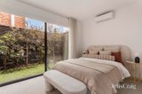 https://images.listonce.com.au/custom/160x/listings/8-clare-lane-kensington-vic-3031/367/01987367_img_07.jpg?bNUErGMQpuY