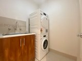 https://images.listonce.com.au/custom/160x/listings/8-collins-place-geelong-vic-3220/436/01727436_img_17.jpg?bRiAe37tEBc