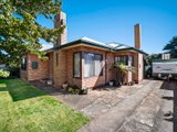 https://images.listonce.com.au/custom/160x/listings/8-conan-street-wendouree-vic-3355/025/00893025_img_01.jpg?N5CmcOCu9Pk