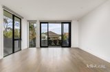 https://images.listonce.com.au/custom/160x/listings/8-cowra-street-brighton-vic-3186/971/01818971_img_06.jpg?5_LqitxXECs