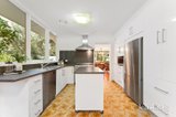 https://images.listonce.com.au/custom/160x/listings/8-crimson-avenue-blackburn-south-vic-3130/572/01885572_img_07.jpg?6WVlqQkQAVQ