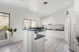 https://images.listonce.com.au/custom/160x/listings/8-crofton-close-wonga-park-vic-3115/716/00605716_img_04.jpg?dmIvhmhtXB4