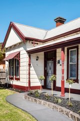 https://images.listonce.com.au/custom/160x/listings/8-dennis-street-northcote-vic-3070/020/01593020_img_02.jpg?HET9kTP140w