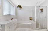 https://images.listonce.com.au/custom/160x/listings/8-durham-court-corio-vic-3214/811/01698811_img_09.jpg?1ZnkAxDWXBQ