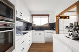 https://images.listonce.com.au/custom/160x/listings/8-eagleview-crescent-bell-post-hill-vic-3215/866/01921866_img_06.jpg?V6lcKtZFY84