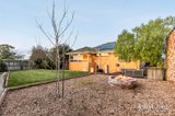 https://images.listonce.com.au/custom/160x/listings/8-eagleview-crescent-bell-post-hill-vic-3215/866/01921866_img_14.jpg?xJiRVTrfv4Y
