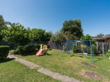 https://images.listonce.com.au/custom/160x/listings/8-esther-crescent-mooroolbark-vic-3138/364/01524364_img_14.jpg?cj0XYNxqzB8