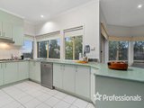 https://images.listonce.com.au/custom/160x/listings/8-eyton-close-chirnside-park-vic-3116/760/01525760_img_11.jpg?SiGwXRWcYgs