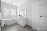 https://images.listonce.com.au/custom/160x/listings/8-falkirk-crescent-inverleigh-vic-3321/914/01752914_img_19.jpg?5rqWGDgWaog