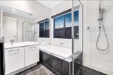 https://images.listonce.com.au/custom/160x/listings/8-faolan-way-cranbourne-west-vic-3977/119/01606119_img_07.jpg?x3QWYSMiLkg