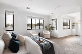 https://images.listonce.com.au/custom/160x/listings/8-fountain-drive-beveridge-vic-3753/302/01782302_img_08.jpg?TNnyIQiUZpY