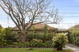 https://images.listonce.com.au/custom/160x/listings/8-gould-street-brighton-vic-3186/700/01741700_img_02.jpg?Pa-YPk8cOdw