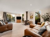 https://images.listonce.com.au/custom/160x/listings/8-grevillea-court-forest-hill-vic-3131/445/01112445_img_05.jpg?h6dNdHtI4nI