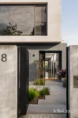 https://images.listonce.com.au/custom/160x/listings/8-grosvenor-street-brighton-vic-3186/127/01951127_img_02.jpg?8piJUSukNvI
