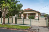 https://images.listonce.com.au/custom/160x/listings/8-hall-street-mckinnon-vic-3204/450/01231450_img_01.jpg?p8SAY5_yckI