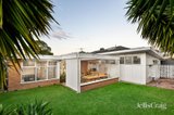 https://images.listonce.com.au/custom/160x/listings/8-hemingford-road-bentleigh-east-vic-3165/696/01872696_img_13.jpg?S2VVAwi8DVs