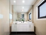 https://images.listonce.com.au/custom/160x/listings/8-henshall-road-strathmore-vic-3041/660/00847660_img_08.jpg?OAsmEwwTRZA