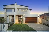 https://images.listonce.com.au/custom/160x/listings/8-hillman-grove-lucas-vic-3350/645/00941645_img_12.jpg?Lp6TKIsYuso