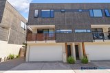 https://images.listonce.com.au/custom/160x/listings/8-hilltop-court-keilor-east-vic-3033/825/01747825_img_01.jpg?lJQDXUqmAyI