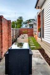 https://images.listonce.com.au/custom/160x/listings/8-hoffman-street-brunswick-west-vic-3055/747/01559747_img_20.jpg?FWYjhMFdoGU