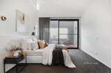 https://images.listonce.com.au/custom/160x/listings/8-hosie-street-richmond-vic-3121/650/01522650_img_07.jpg?KvES3sqAUBc