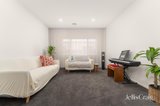 https://images.listonce.com.au/custom/160x/listings/8-hutchinson-drive-lucas-vic-3350/377/01901377_img_12.jpg?RNkkobLhni8