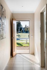 https://images.listonce.com.au/custom/160x/listings/8-jetstream-drive-mernda-vic-3754/843/01438843_img_02.jpg?zlI4vr4C2Is