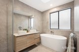 https://images.listonce.com.au/custom/160x/listings/8-kambora-court-mooroolbark-vic-3138/007/01983007_img_12.jpg?Jugluxtb2-0