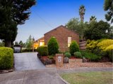 https://images.listonce.com.au/custom/160x/listings/8-kambora-court-mooroolbark-vic-3138/113/01524113_img_01.jpg?_ftuSbRyHCE