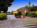 https://images.listonce.com.au/custom/160x/listings/8-kambora-court-mooroolbark-vic-3138/648/01524648_img_02.jpg?x4y0xFhwxY4