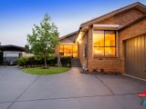 https://images.listonce.com.au/custom/160x/listings/8-kambora-court-mooroolbark-vic-3138/648/01524648_img_19.jpg?kxNMdSbJyTg