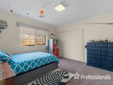 https://images.listonce.com.au/custom/160x/listings/8-kameel-drive-yarra-glen-vic-3775/740/01525740_img_14.jpg?Wqf5WSMMqRA