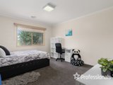 https://images.listonce.com.au/custom/160x/listings/8-kameel-drive-yarra-glen-vic-3775/740/01525740_img_16.jpg?hauuJkkJB-o