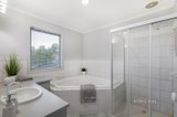 https://images.listonce.com.au/custom/160x/listings/8-kenman-close-templestowe-vic-3106/623/01001623_img_09.jpg?-tpbUZVhYh8