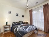 https://images.listonce.com.au/custom/160x/listings/8-lady-nelson-crescent-altona-meadows-vic-3028/902/01202902_img_08.jpg?eHcPK0WNVyg