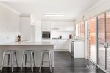 https://images.listonce.com.au/custom/160x/listings/8-lehmann-place-croydon-hills-vic-3136/712/01951712_img_04.jpg?XVIY7cNv-jw