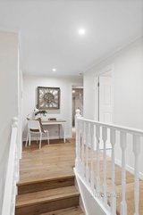 https://images.listonce.com.au/custom/160x/listings/8-loddon-court-croydon-hills-vic-3136/731/01604731_img_10.jpg?bWoL2Ld2LBQ