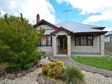 https://images.listonce.com.au/custom/160x/listings/8-lomond-terrace-east-geelong-vic-3219/867/01699867_img_09.jpg?a6tFF4zjoQA