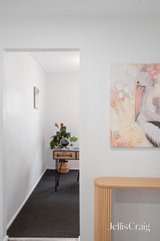 https://images.listonce.com.au/custom/160x/listings/8-luton-court-rowville-vic-3178/064/01910064_img_08.jpg?DKQm3NFStyw
