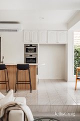 https://images.listonce.com.au/custom/160x/listings/8-martin-road-glen-iris-vic-3146/268/01766268_img_10.jpg?oOWfycY5iZY