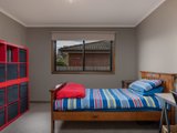 https://images.listonce.com.au/custom/160x/listings/8-mill-road-yarra-glen-vic-3775/561/01524561_img_09.jpg?g4vNzXnjkTw